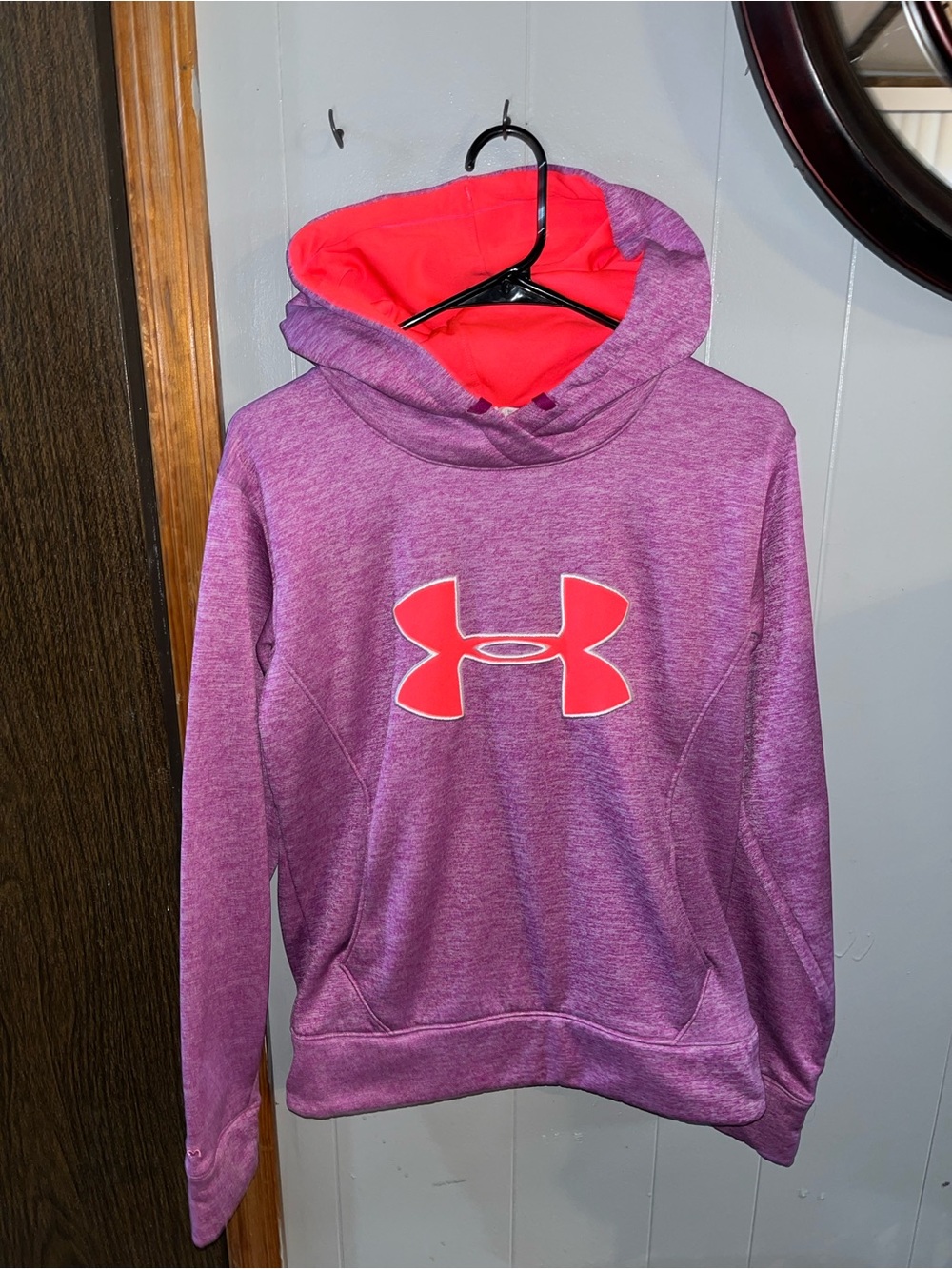 Under Armour Purple & Pink Girls' Pullover Hoodie size small